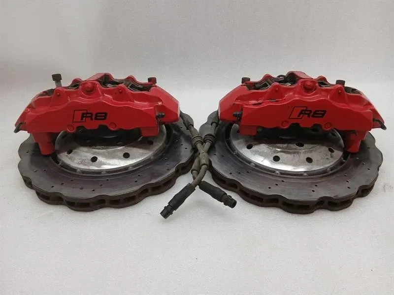 Audi R8 AUDI R8 TYPE 42 5.2 V10 BRAKE CALIPER 420615107E FRONT SET BRAKE CALIPER SET Body type: Coupe
Fuel: Petrol