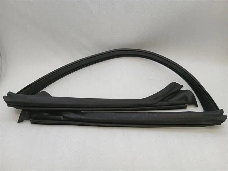 Ferrari California F149 08-14 Windscreen Seal 69758000 Windshield