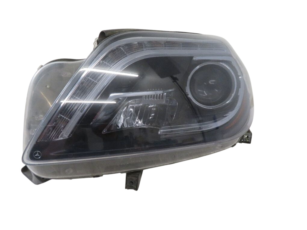 Mercedes-Benz A (W176) ajovalo (vasen) A1668205761 1668205761 Headlight left MERCEDES-...