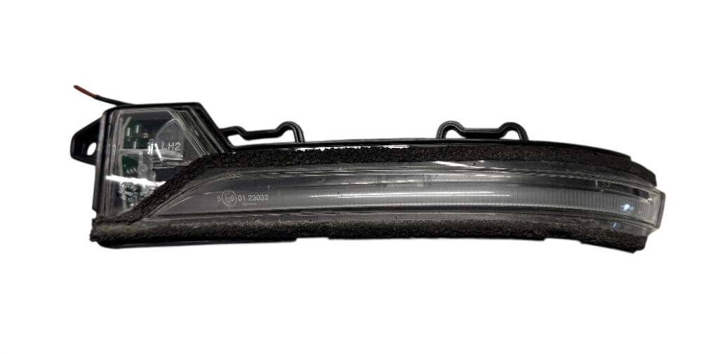 Hyundai Bayon Indicator front left 30182101 Indicator front left HYUNDAI BAYON (BC...
