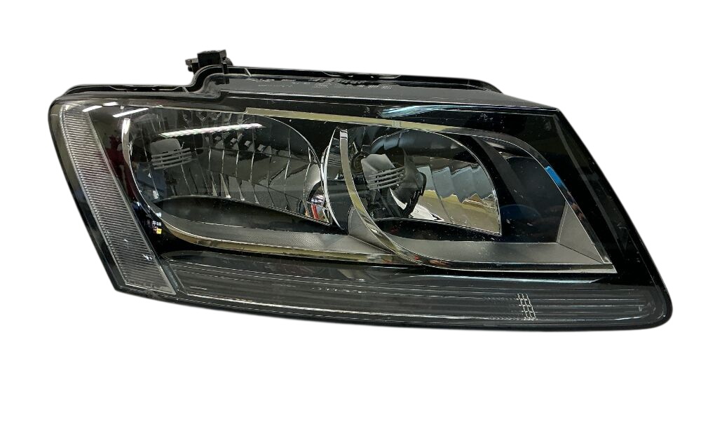 Audi Q5 (8R) передняя фара (правая) 8R0941004L Headlight right AUDI Q5 (8R) (2008-2...