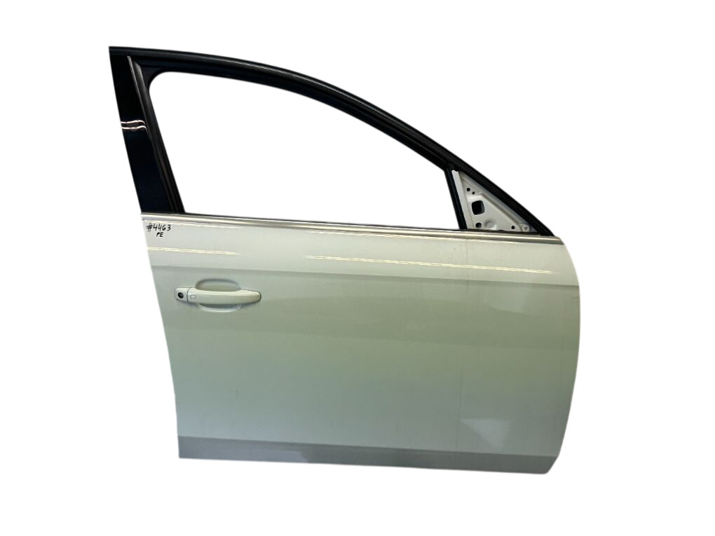 Audi A4 (B8) Door Front Right 8K0831052J Door Front Right AUDI A4 / A4 ALLROA...