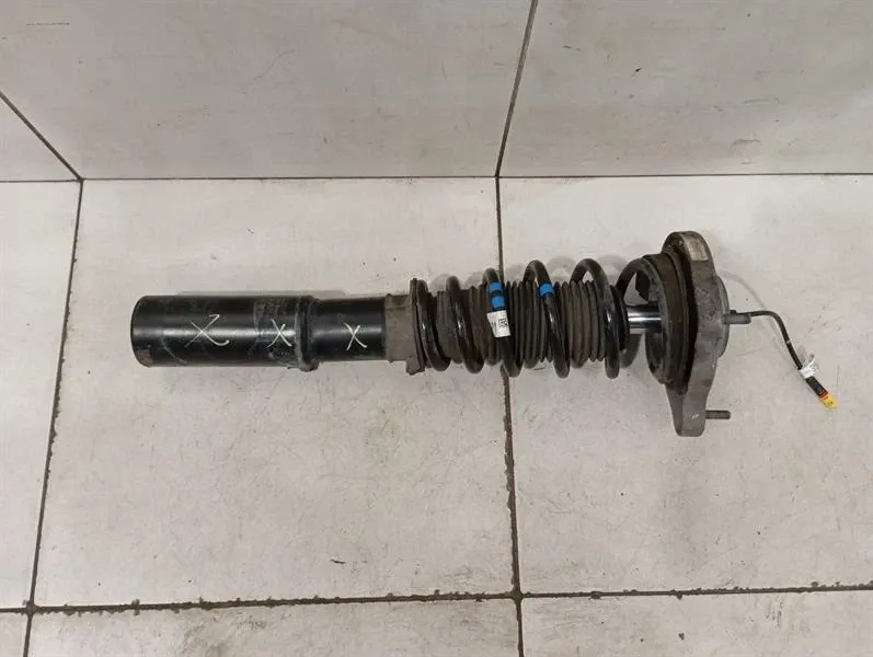 Porsche 911 (992) Porsche 911 992 shock absorber front 992413031E FL DEFECT shock absorber front Body type: Coupe
Fuel: Petrol