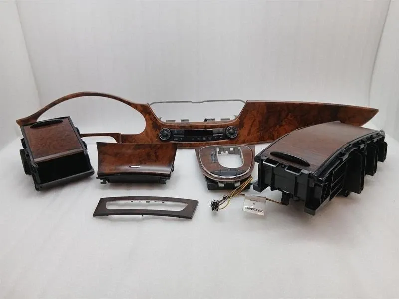 Mercedes-Benz CLS (C219) MERCEDES CLS W219 VENEER A2196800171 STRIP COVER WOOD BURRED WALNUT VENEER Body type: Saloon
Fuel: Petrol