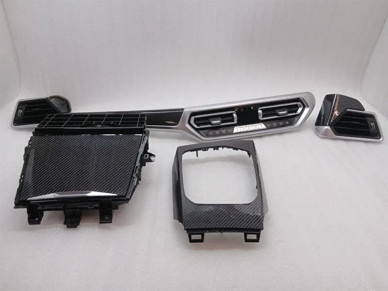 BMW 4 (G22 / G23 / G26)  BMW 4 M4 G82 G22 RHD Veneer Set 8094592 RHD CARBON Strip Cover Set Body type: Coupe
Fuel: Petrol