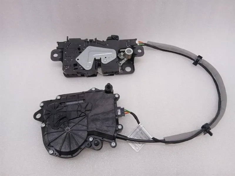 BMW 4 (G22 / G23 / G26)  BMW 4 M4 G82 G22 Boot Lock 51247441014 Tailgate Lock Body type: Coupe
Fuel: Petrol