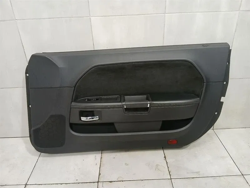 Dodge Challenger Dodge Challenger SRT Door Card Front Right 1FU101DVAL Door Panel Right Body type: Coupe
Fuel: Petrol