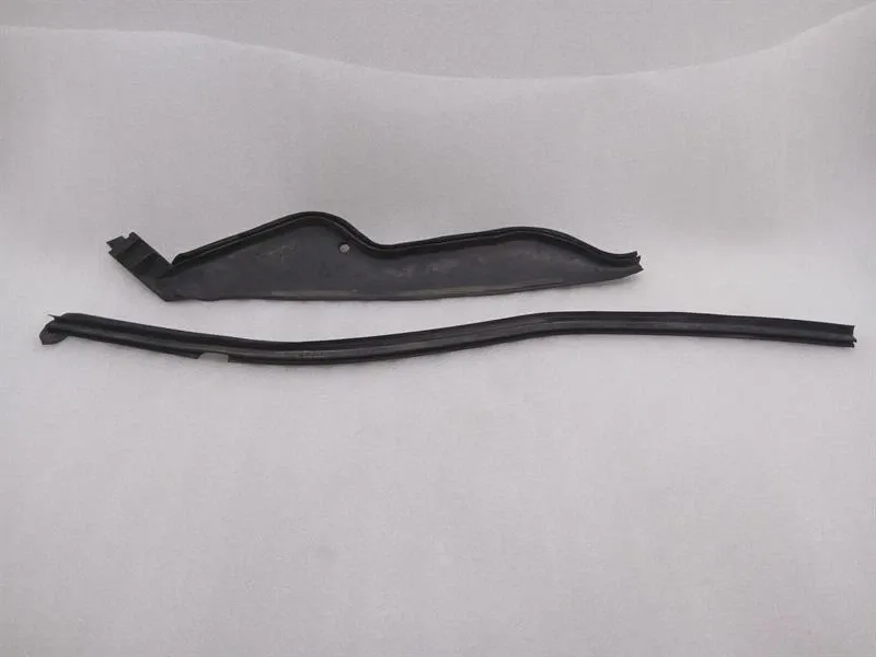Ferrari F12 Berlinetta F152 Right Fender Seal 83918800 Fender Seal