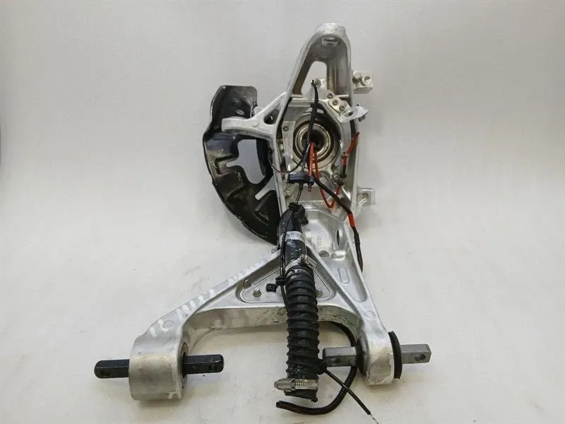 Ferrari Roma F169 Right Front Hub 867714 Amalfi Wheel Bearing Housing Front Right Brand/Model: FERRARI ROMA
Year: 2023
Engine: 38...