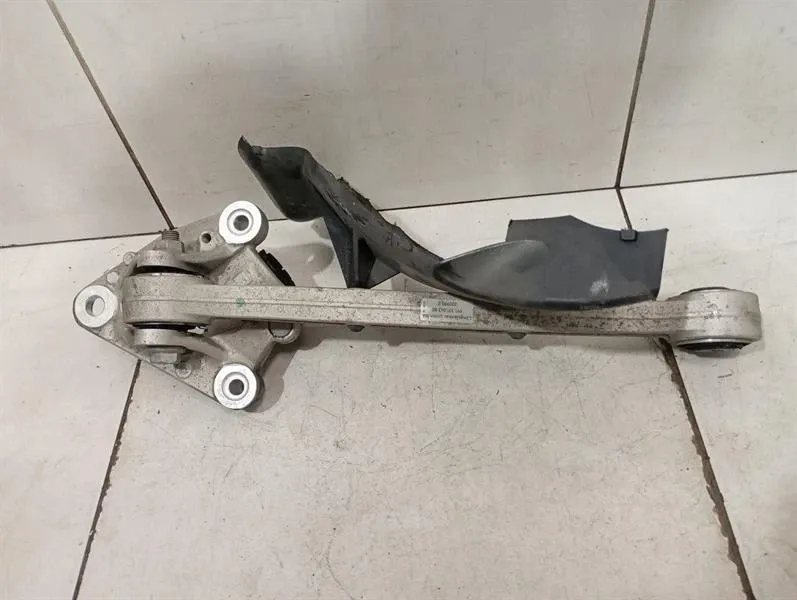 Porsche 911 (991) Porsche 911 991 GT3 Lower Trailing Arm 9913311438R Lower Trailing Arm 99133133080 Body type: Coupe
Fuel: Petrol