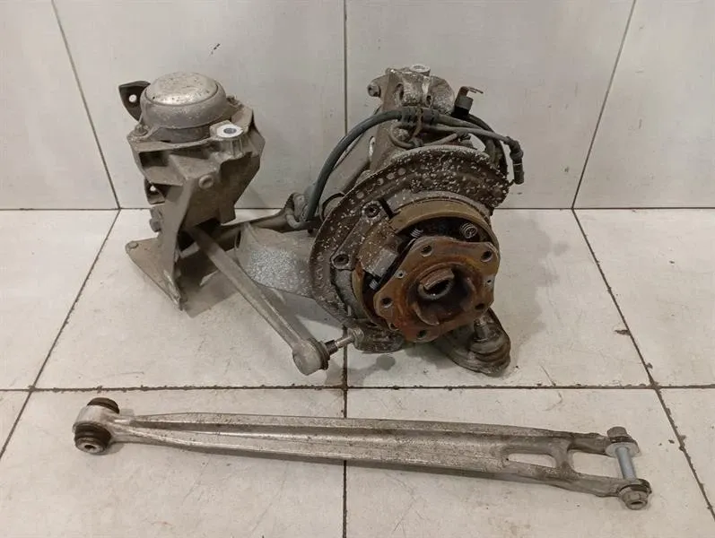 Porsche Boxster (981) Porsche Cayman 981 Right Rear Hub 98133115807 Wheel Bearing Housing Rear Right Body type: Coupe
Fuel: Petrol