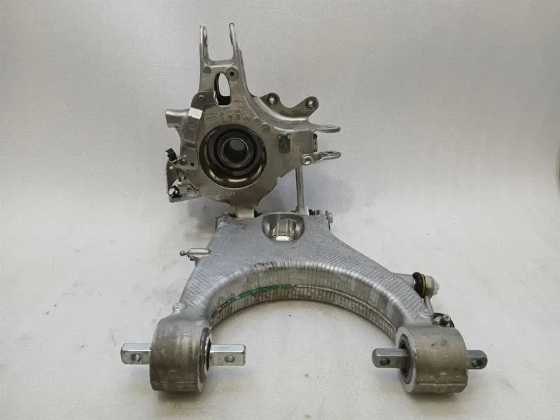 Ferrari Roma F169 Right Rear Hub 867728 Wheel Bearing Housing Rear Right Brand/Model: FERRARI ROMA
Year: 2023
Engine: 38...