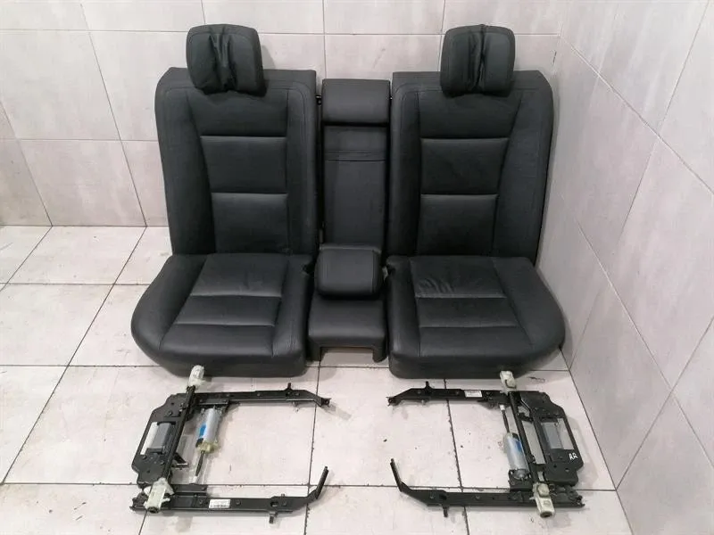 Mercedes-Benz A (W169) Mercedes S-Class W221 rear seat set leather vented A2219206033 rear seat bench Body type: Saloon
Fuel: Petrol