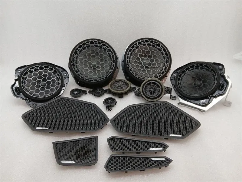 Lamborghini Huracan LP640 EVO Speaker Set 8V0035411C Speaker Set
