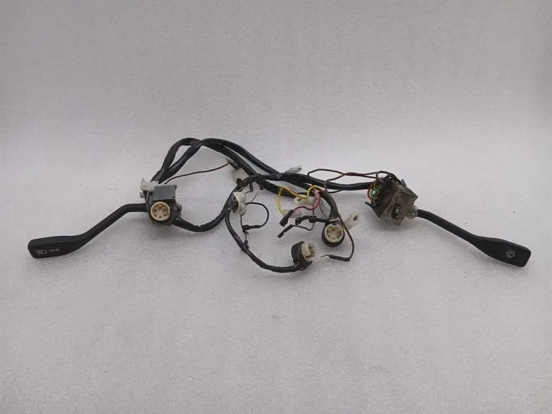 Porsche 911 Porsche 911 Carrera 1984-1989 Wiper Stalks 91161330501 Steering Column Switch Body type: Coupe
Fuel: Petrol