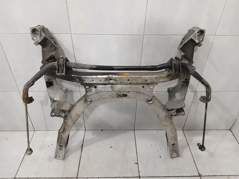BMW 6 (E63 / E64) BMW 6 Series E63 Beam Subframe Front 2283741 Front Axle Carrier Body type: Coupe
Fuel: Petrol