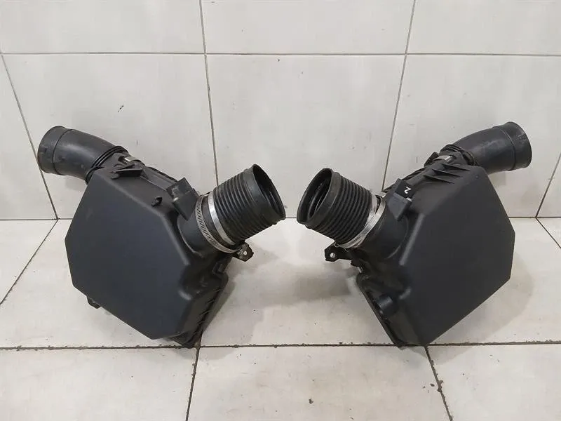 BMW 6 (E63 / E64) BMW 6 Series E63 Air Filter Box 7853881 SET Air Filter Box SET Body type: Coupe
Fuel: Petrol