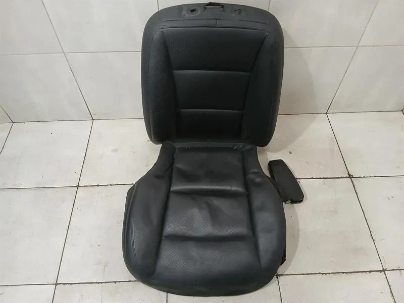 Mercedes-Benz A (W169) Mercedes S-Class W221 Backrest Cushion Vented A2219101651 RH LEATHER Seat Cushion Body type: Saloon
Fuel: Petrol