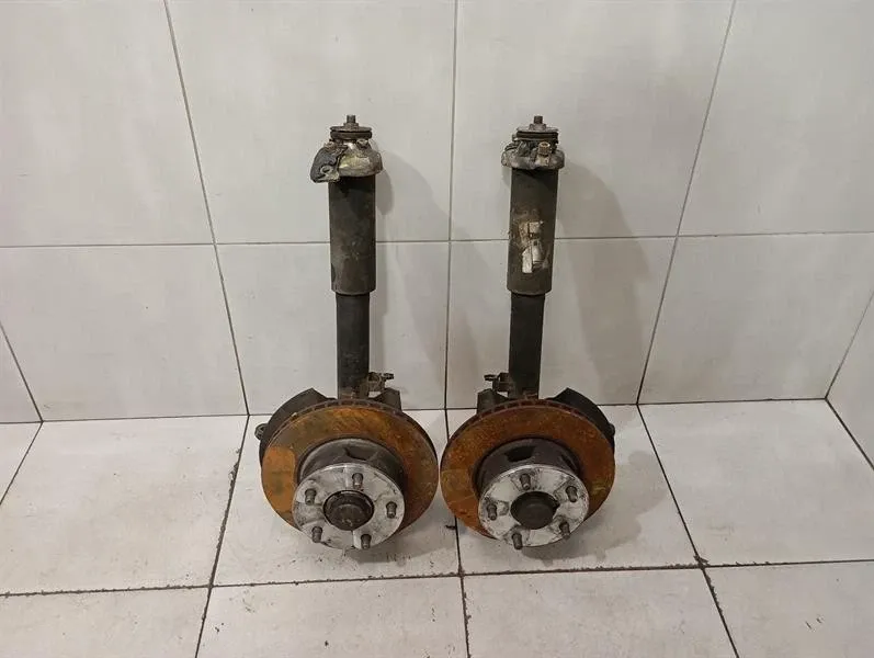 Porsche 911 Porsche 911 1984-1989 shock absorber strut 91134104104 shock strut/front axle Body type: Coupe
Fuel: Petrol