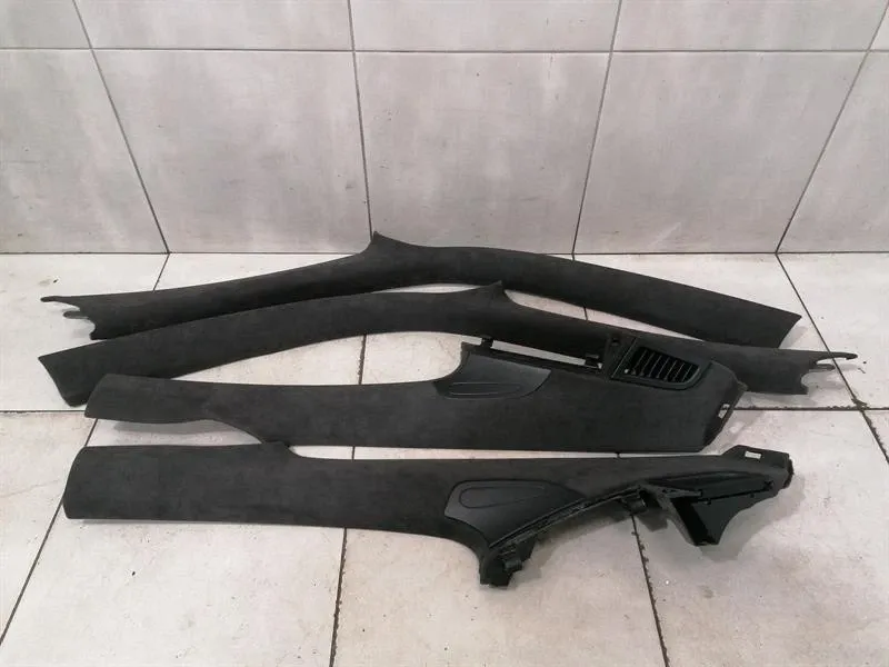 Porsche 911 (997) Porsche 911 997 GT3 RS A-Pillar Trim 99755518104 A+C Post Cover Alcantara Body type: Coupe
Fuel: Petrol