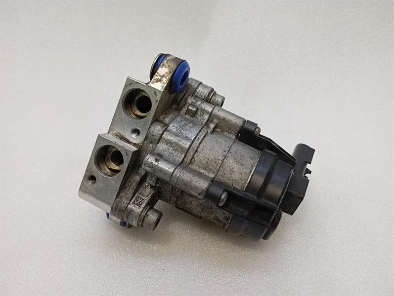 Ferrari SF90 F173 oil pump 968766 SF90 oil pump oil auxiliary pump additional