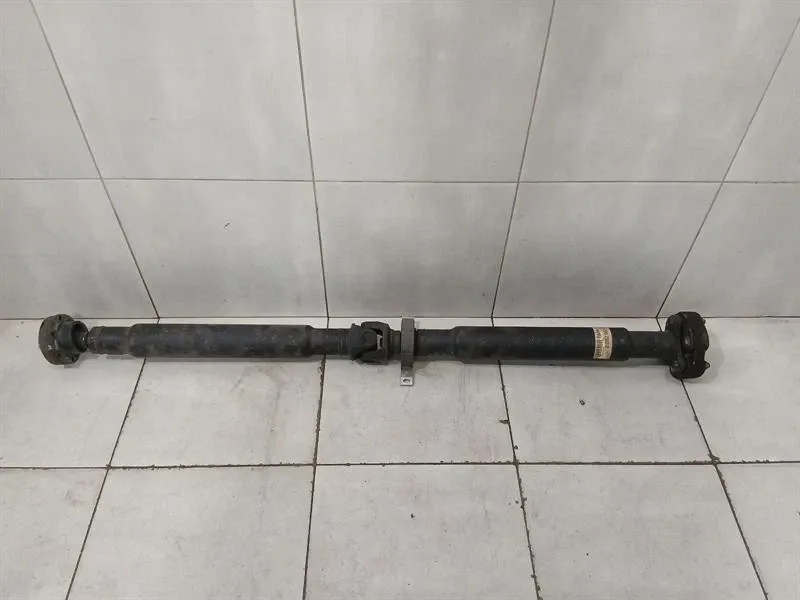 BMW 6 (E63 / E64) BMW 6 Series E63 Propshaft 2282980 Propshaft M5 E60 M6 Body type: Coupe
Fuel: Petrol
