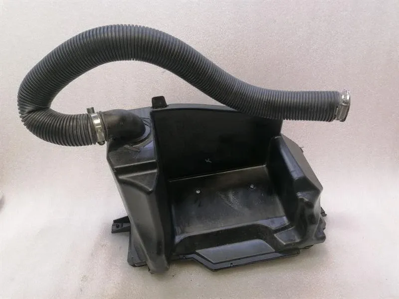 Ferrari GTC4 Lusso F151M Air IntakeTray 88038000 Air Duct Faulty Brand/Model: FERRARI GTC4 LUSSO F151M
Year: 202...