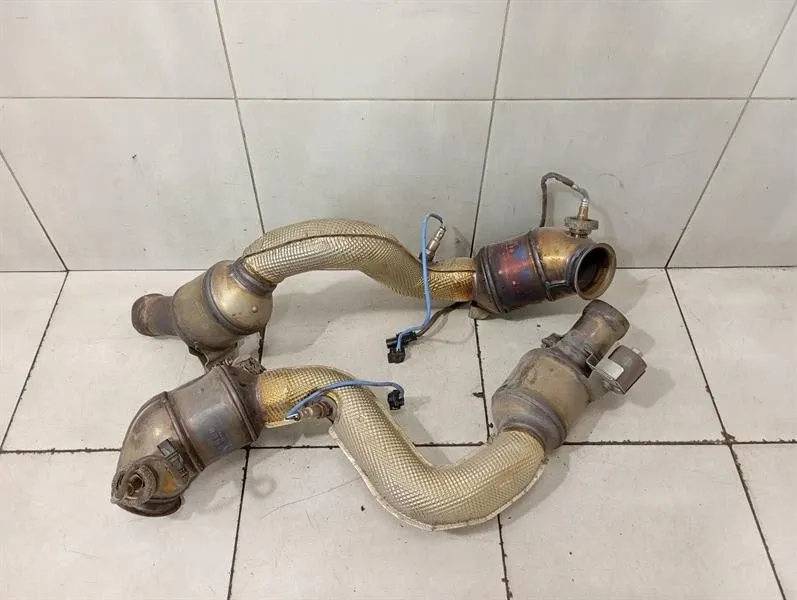 Mercedes-Benz A (W176) MERCEDES CL W217 M176 W222 4.0 V8 Catalytic Converter A2224906020 Catalytic Converter Body type: Coupe
Fuel: Petrol