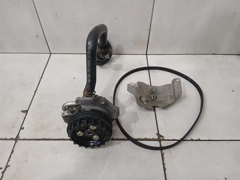 Mercedes-Benz G (W463) MERCEDES GT C190 GTS S COUPE Power Steering Pump A0074660101 Power Steering Pump Body type: Coupe
Fuel: Petrol