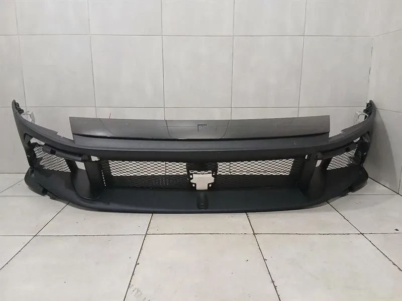 Ferrari California Ferrari 12 Cilindri F167 14-17 Front Bumper 985810943 Front Bumper Body type: Convertible
Fuel: Petrol