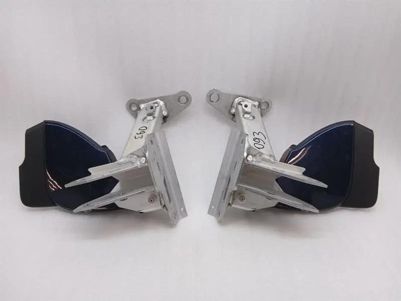 Porsche Boxster (981) Porsche Boxster 981 981561175031E0 flap set 981561176031E0 flap set Body type: Convertible
Fuel: Petrol