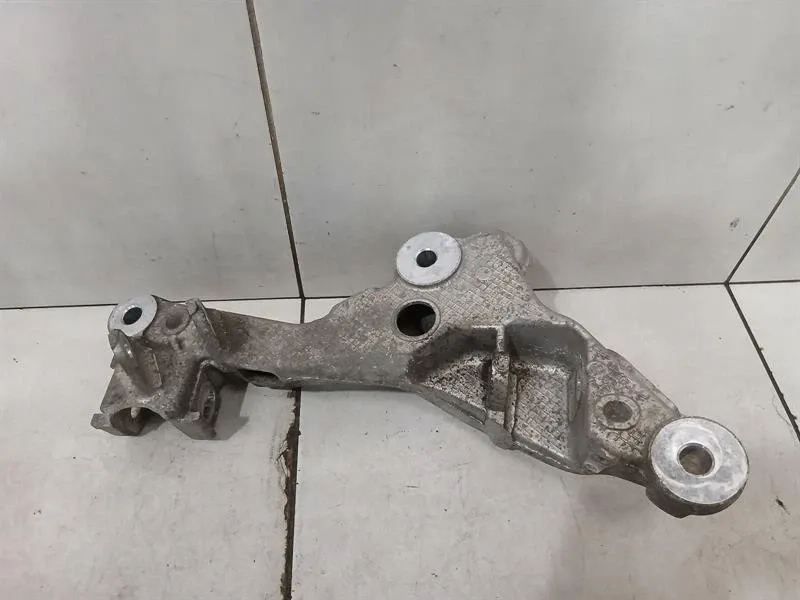 Porsche 911 (991) Porsche 911 991 subframe rear 99133115111 axle frame rear axle left left Body type: Coupe
Fuel: Petrol