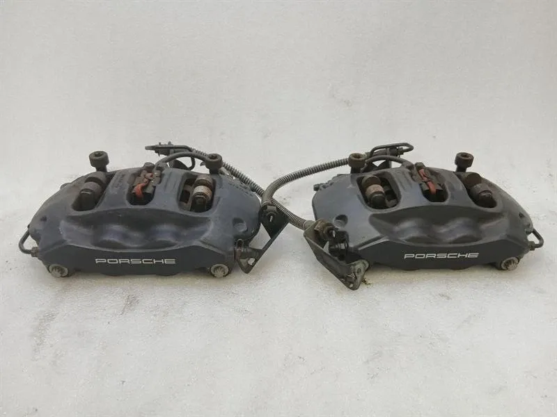 Porsche 911 (991) Porsche 911 991 brake caliper set 99135242102 rear brake caliper rear left + right Body type: Coupe
Fuel: Petrol