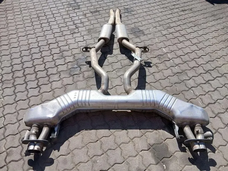 Mercedes-Benz A (W176) Mercedes CL CL560 V8 M176 W217 Exhaust A2174906200 Exhaust Silencer Body type: Coupe
Fuel: Petrol