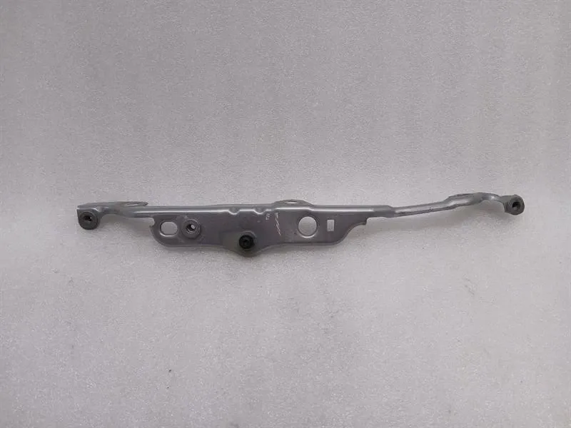 Porsche 911 (992) Porsche 911 992 GT3 Right Wing Support 992809574 Fender Retainer Carrier Body type: Coupe
Fuel: Petrol