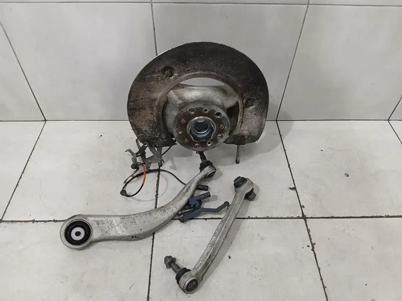 BMW 4 (G22 / G23 / G26)  BMW M4 G82 G80 AWD X-Drive Left Front Hub 8095649 Wheel Bearing Housing Front Left Body type: Coupe
Fuel: Petrol