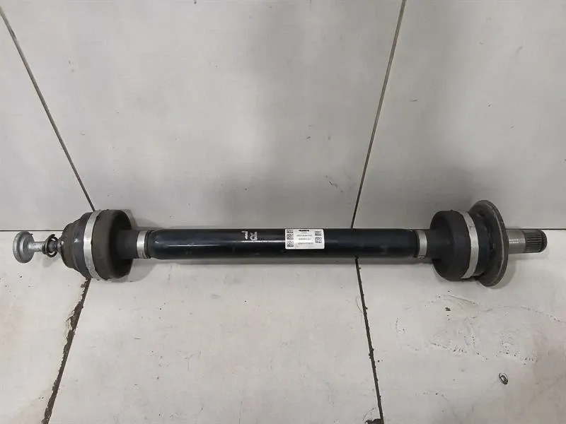 BMW 4 (G22 / G23 / G26)  BMW 4 M4 G82 G22 Left Rear Drive Shaft 8089855 Drive Shaft Rear Left Body type: Coupe
Fuel: Petrol