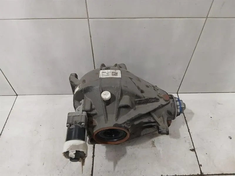 BMW 4 (G22 / G23 / G26)  BMW 4 M4 G82 G22 Rear Diff 8747240 Rear Differential M3 G80 G20 33108747240 Body type: Coupe
Fuel: Petrol