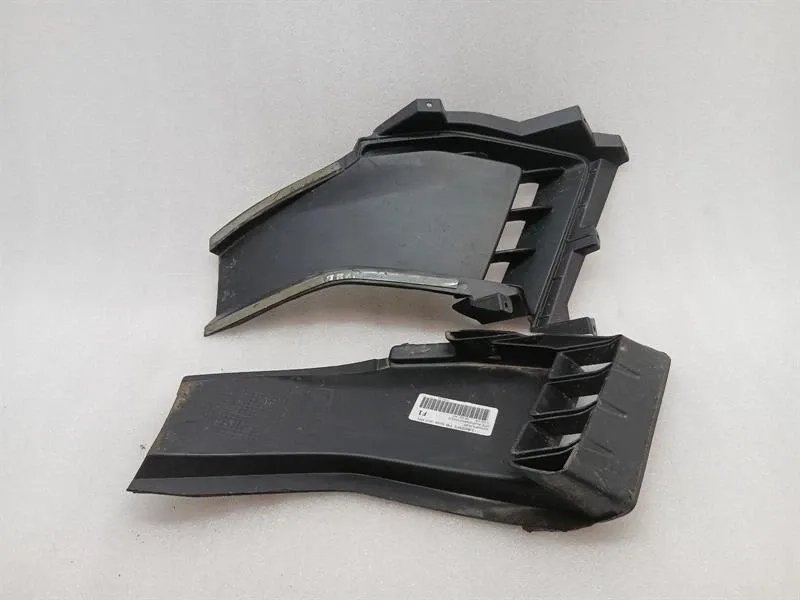 Lamborghini Huracan LP640 EVO Front Bumper Grille 4T0807681B Front Radiator Grille Brand/Model: LAMBORGHINI HURACAN
Year: 2020
Eng...
