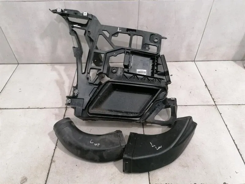 Porsche 911 (992) Porsche 911 992 RLH bumper bracket 992807605B rear left holder carrier Body type: Convertible
Fuel: Petrol