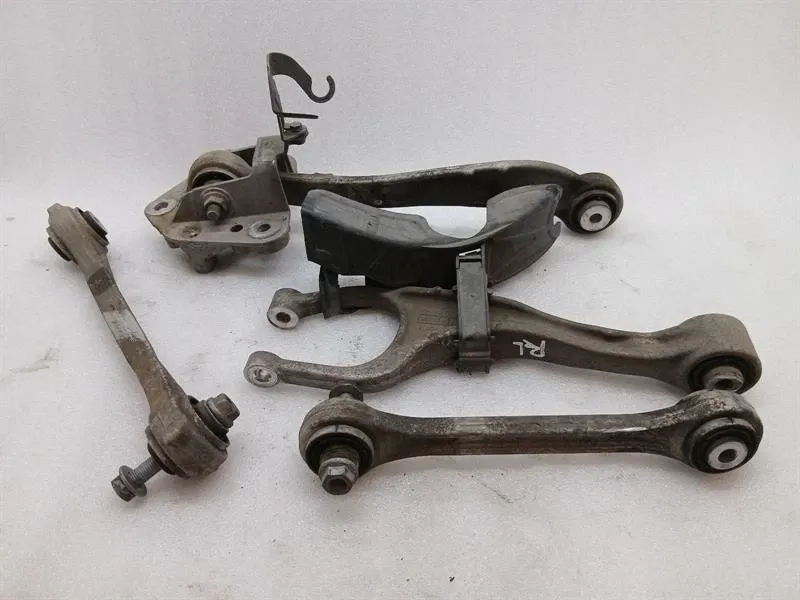 Porsche 911 (991) Porsche 911 991 left rear wishbone set 99133114502 rear left wishbone set Body type: Coupe
Fuel: Petrol