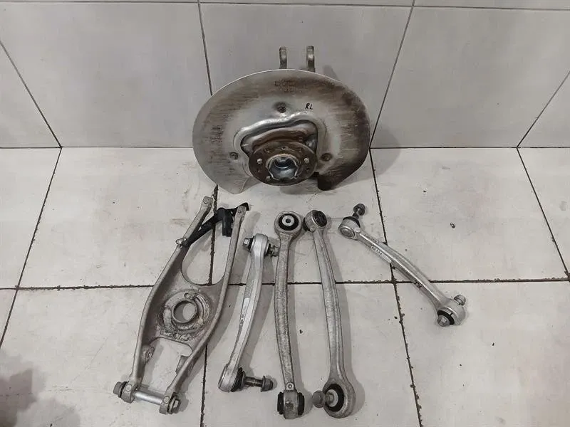 BMW 4 (G22 / G23 / G26)  BMW 4 M4 G82 G22 Left Rear Hub 8095657 Wheel Bearing Housing Rear Left SET SET Body type: Coupe
Fuel: Petrol
