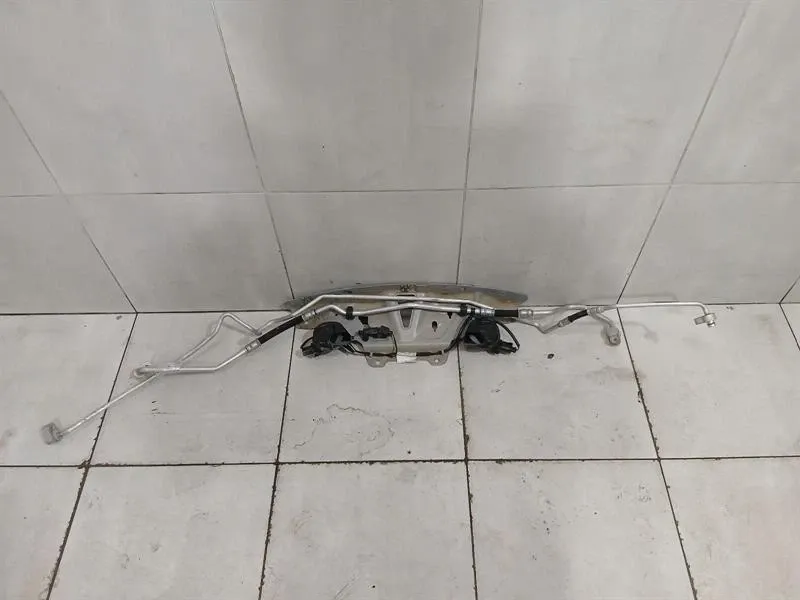 Porsche 911 (991) Porsche 911 991 A/C pipe set 99157310506 air conditioning line air conditioning Body type: Coupe
Fuel: Petrol