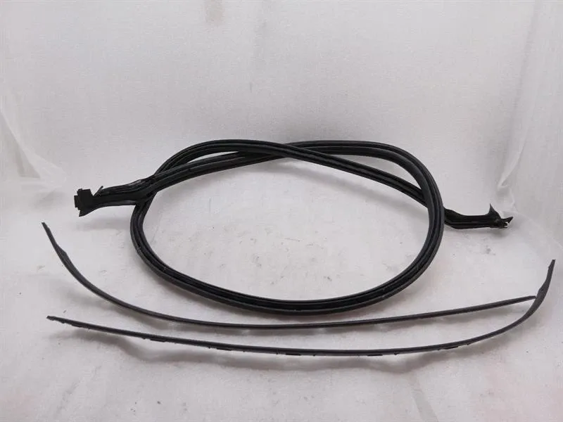 Porsche 911 (992) Porsche 911 992 Convertible Stowage Box Seal 992871196 Top Housing Gasket Body type: Convertible
Fuel: Petrol