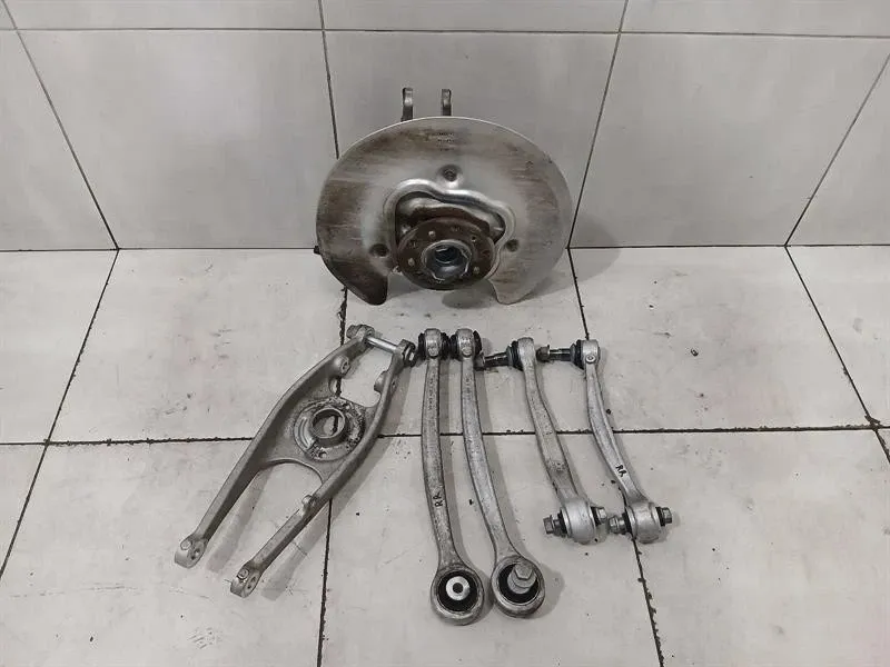 BMW 4 (G22 / G23 / G26)  BMW 4 M4 G82 G22 Right Rear Hub 8095658 Wheel Bearing Housing Rear Right SET SET Body type: Coupe
Fuel: Petrol