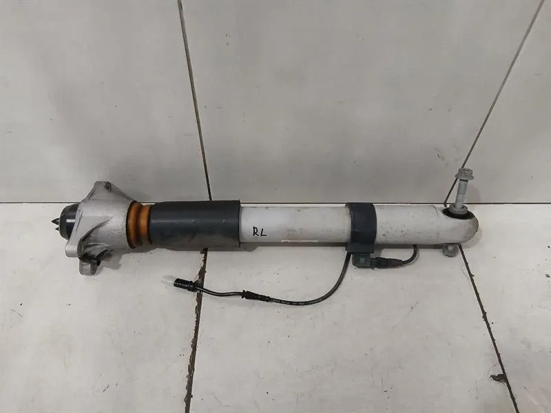 BMW 4 (G22 / G23 / G26)  BMW 4 M4 G82 G22 shock absorber rear 8091379 left shock absorber rear EDC LEFT Body type: Coupe
Fuel: Petrol
