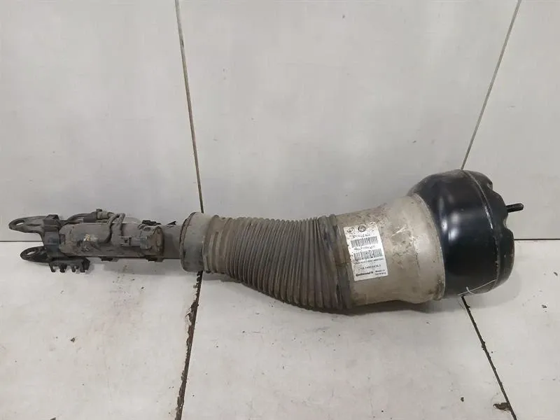 Mercedes-Benz S Coupe (C217) Mercedes CL W217 shock absorber front A2173203701 LH DEFECT shock absorber front Body type: Coupe
Fuel: Petrol