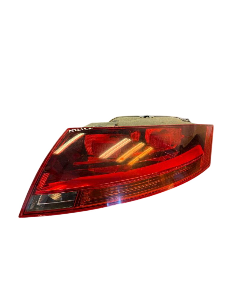 Audi TT (8J) Tail light, right 8J0945096C 8J0945096L Tail light, right AUDI TT...