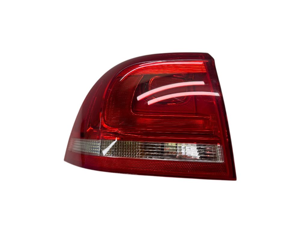 7P6945095F Tail light left VW TOUAREG II (7P) (2010-2018)