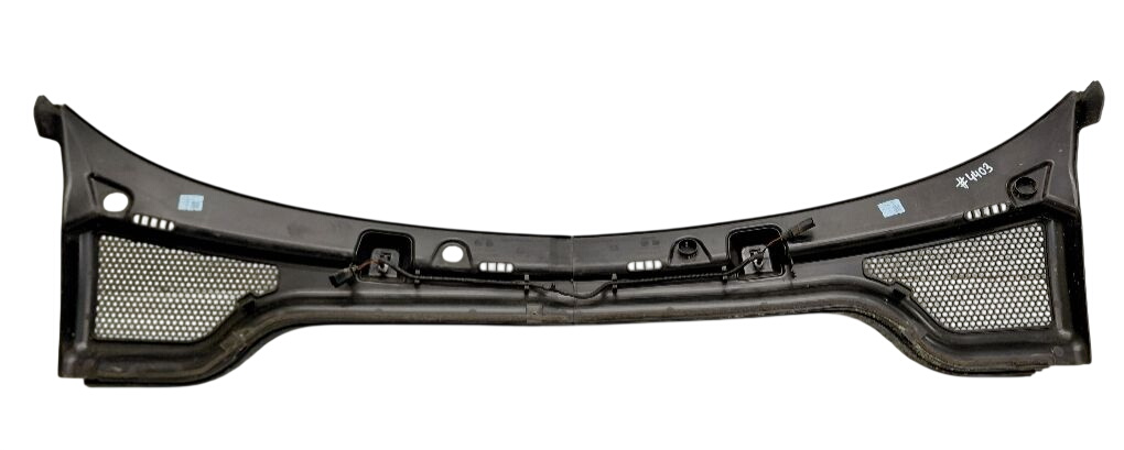 Skoda Kamiq Wiper cowl 658819415 658819415 658819416 Wiper cowl SKODA ...